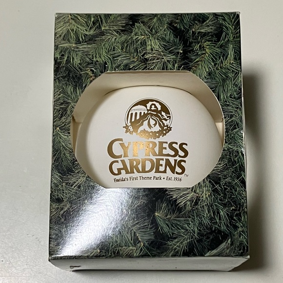 Vintage 1993 Cypress Gardens Florida Season's Greetings Christmas Ornament Bulb - Picture 1 of 9